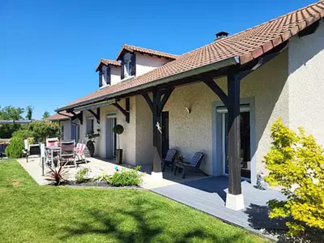Saint Didier sur Chalaronne 01140 Achat / Vente maison 6 pièces t6 au dernier étage terrasse