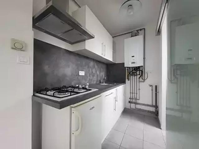 Saint Dié des Vosges 88100 Location appartement 1 pièce t1 au dernier étage