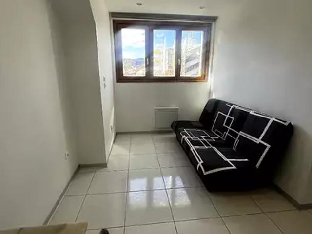 Saint Dié des Vosges 88100 Location appartement 1 pièce t1 au dernier étage