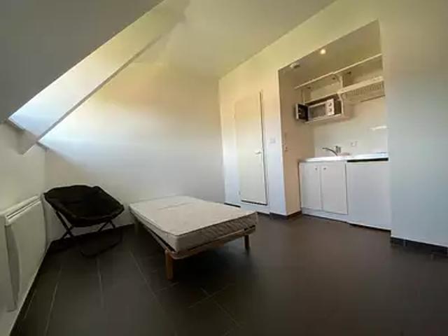 Saint Dié des Vosges 88100 Location appartement 1 pièce t1 au dernier étage parking