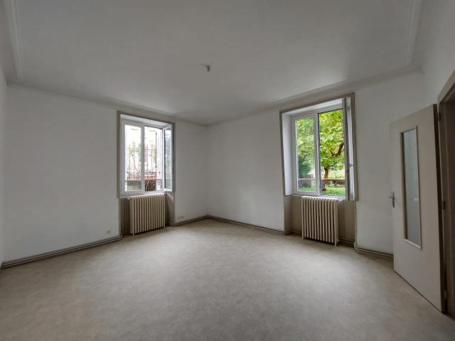 Saint Dié des Vosges Centre ville Immeuble 225m2 idéal investissement