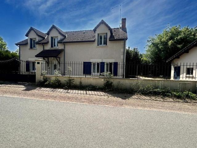 SAINT ELOI JOLIE MAISON PLEINE DE CHARME