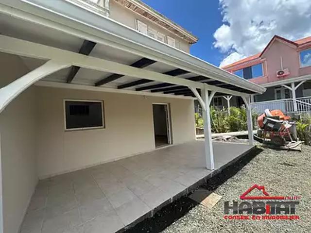 Saint Esprit 97270 Location appartement 3 pièces t3 terrasse