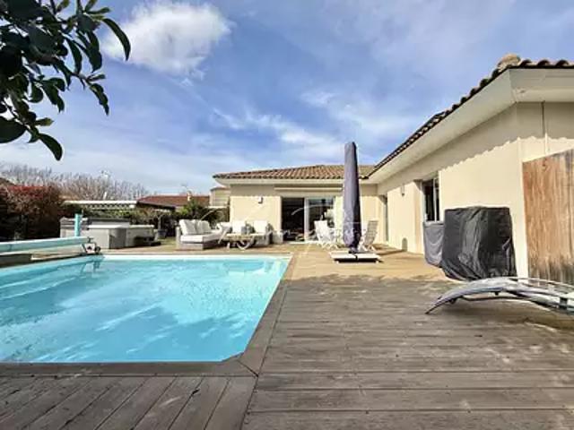 Saint Estève 66240 Achat / Vente maison 5 pièces t5 piscine terrasse