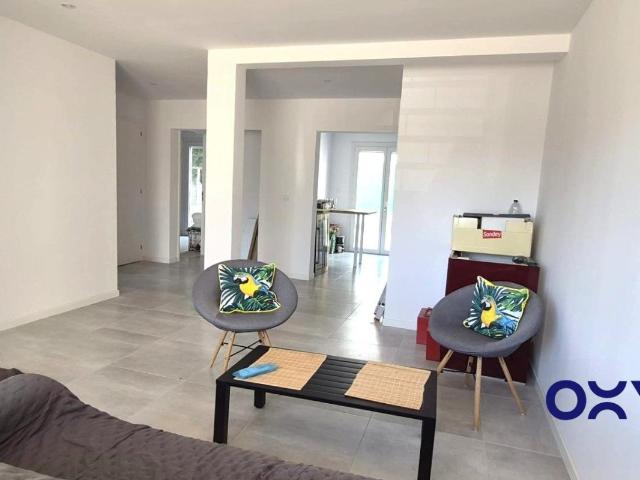 SAINT ESTÈVE Bel appartement en rez de chaussée entièreme