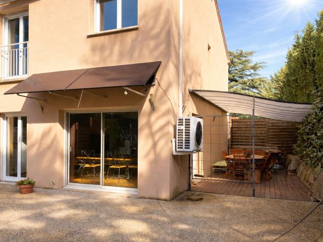 Saint Etienne maison d'environ 125 m2 avec garage 269.000€