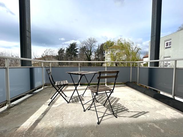 SAINT ETIENNE: appartement 2 pièces 28 m² à louer
