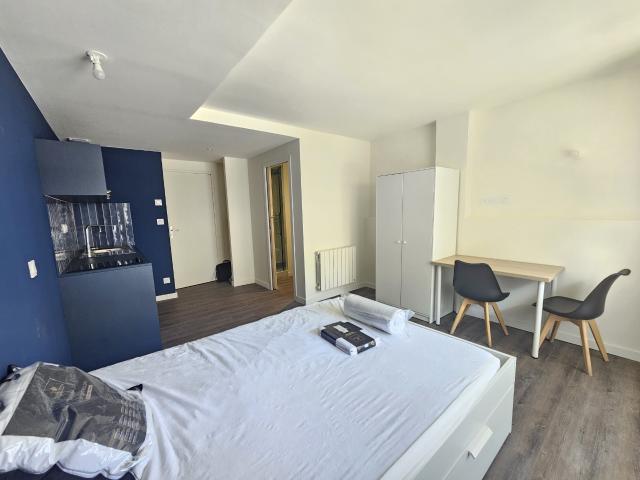 SAINT ETIENNE BADOUILLERE Studio de 21 m² au 1er étage ave
