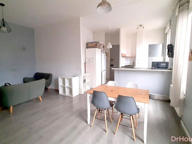 SAINT ETIENNE CARNOT APPARTEMENT T3 MEUBLE 72 M2