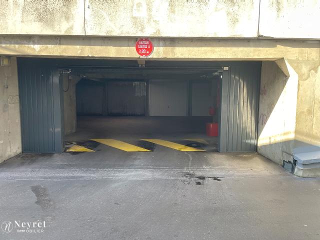 SAINT ETIENNE Cotonne/Garage box individuel fermé sécurisé