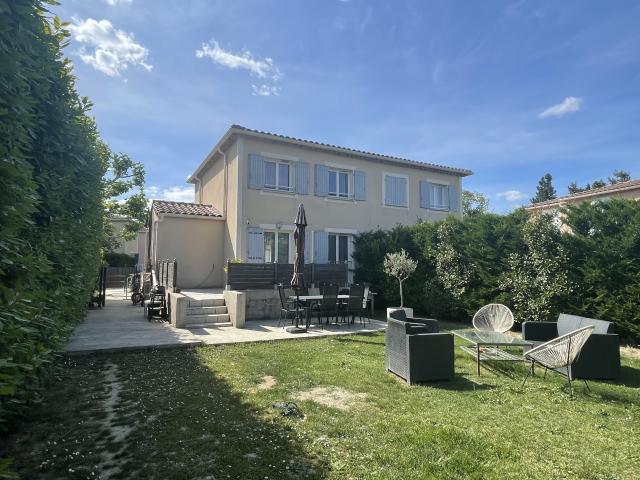 Saint Étienne du Grès Vente Maison 13