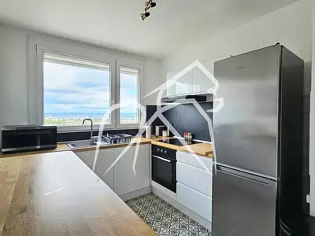 Saint Etienne du Rouvray 76800 Achat / Vente appartement 3 pièces t3 au dernier étage cave