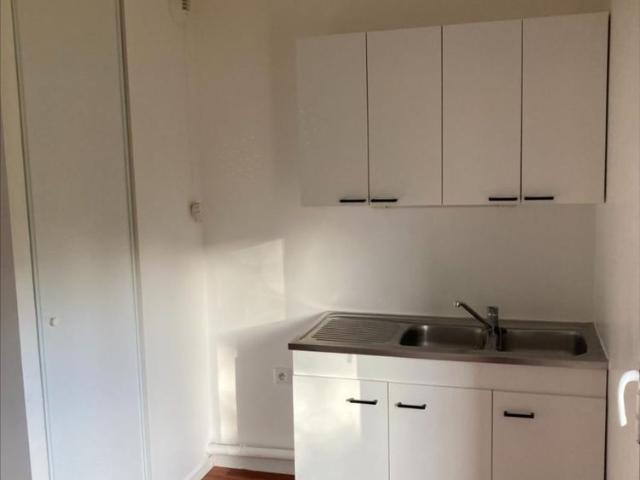 SAINT ETIENNE DU ROUVRAY A LOUER APPARTEMENT F3
