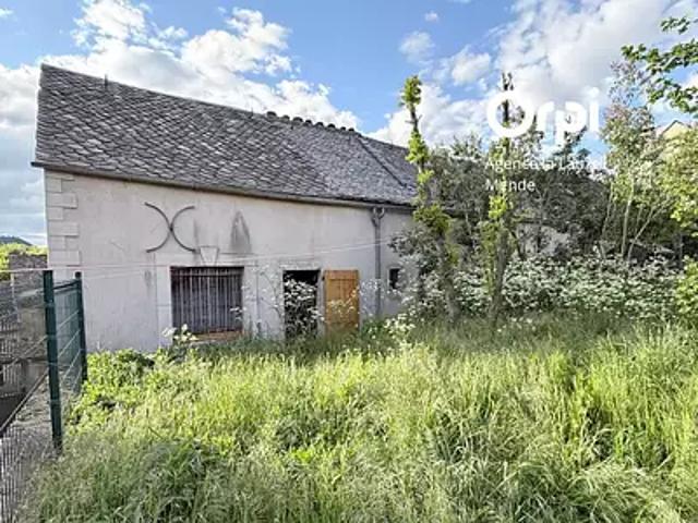 Saint Etienne du Valdonnez 48000 Achat / Vente maison 2 pièces t2 jardin terrasse
