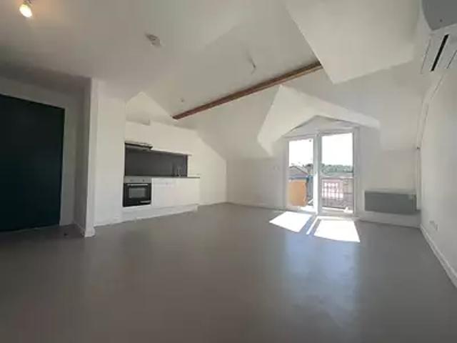 Saint Etienne de Saint Geoirs 38590 Location appartement 3 pièces t3 balcon