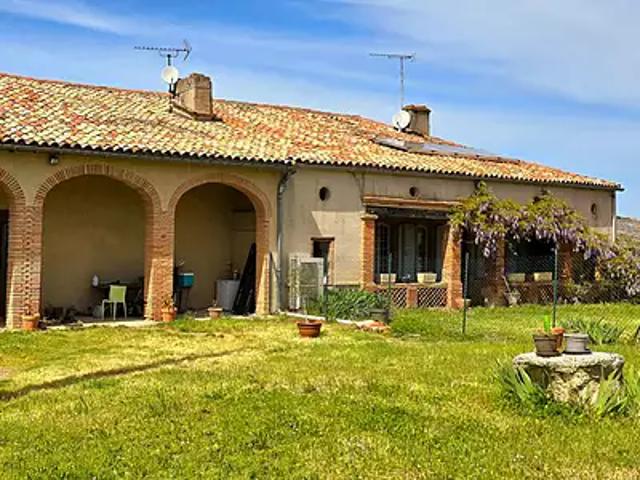 Saint Etienne de Tulmont 82410 Achat / Vente maison 10 pièces t10 au dernier étage terrasse