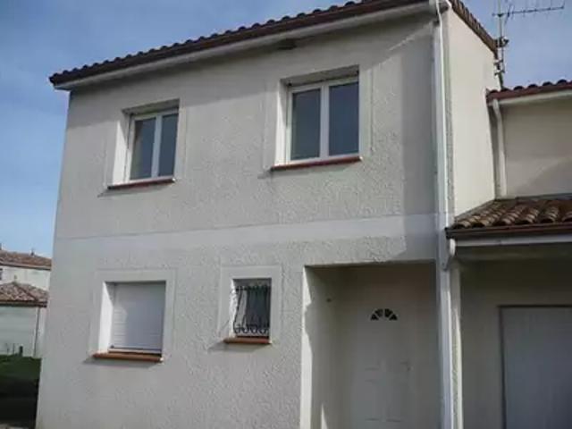 Saint Etienne de Tulmont 82410 Location maison 5 pièces t5 terrasse parking