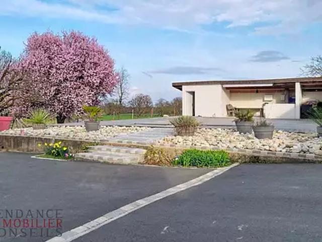 Saint Etienne des Oullières 69460 Achat / Vente maison 6 pièces t6 piscine terrasse