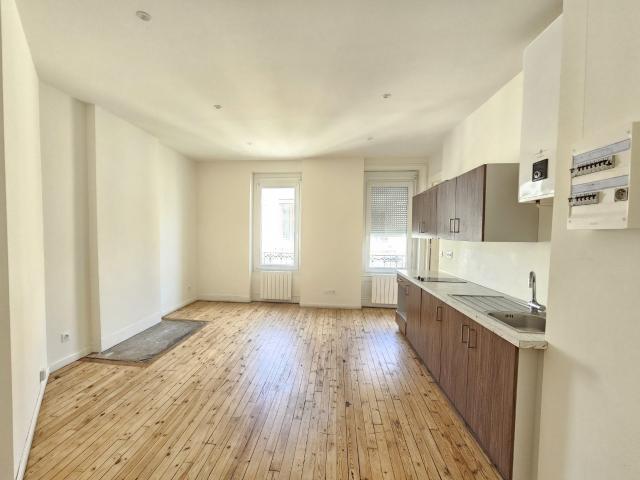 SAINT ETIENNE JEAN JAURES Appartement T2 situé au 3ème ét