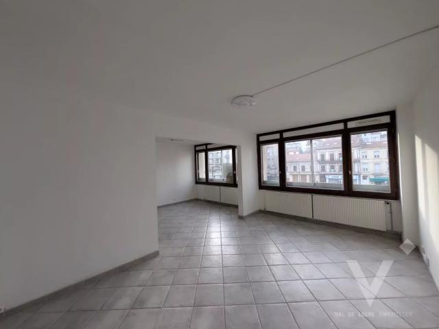 Saint Étienne Rue Bergson – Grand T4 111 m² avec parking privatif – Idéal famille ou Airbnb