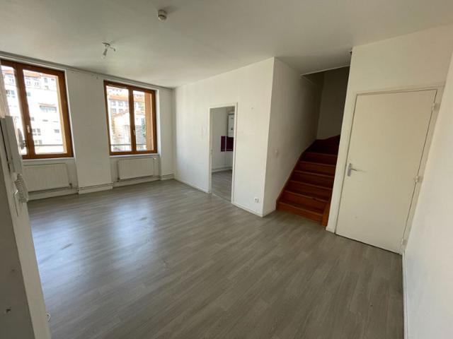 SAINT ETIENNE T3 en duplex 69.22 m2 rue Michel Servet 686€