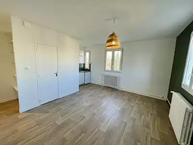 Saint Étienne 42000 Location appartement 1 pièce t1 au dernier étage