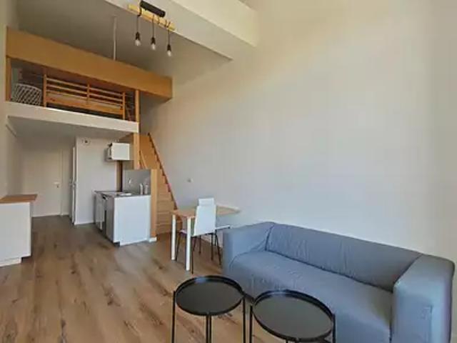 Saint Étienne 42000 Location appartement 1 pièce t1 au dernier étage