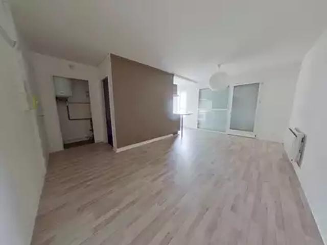 Saint Étienne 42000 Location appartement 1 pièce t1 parking