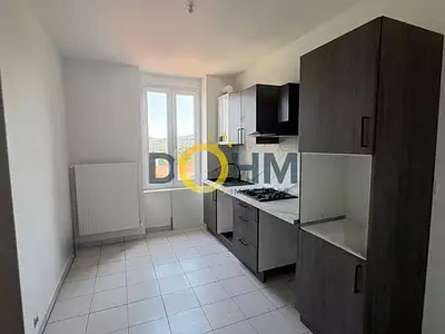 Saint Étienne 42000 Location appartement 3 pièces t3 au dernier étage