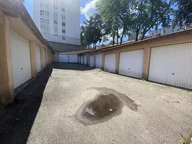 Saint Étienne 42100 Location parking
