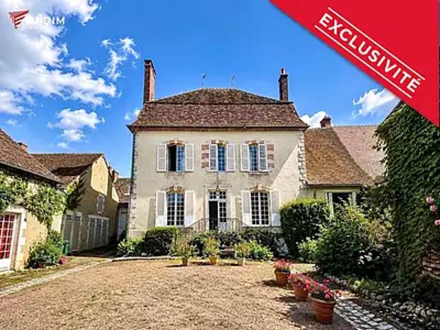 Bléneau 89220 Achat / Vente maison 12 pièces t12 au dernier étage terrasse