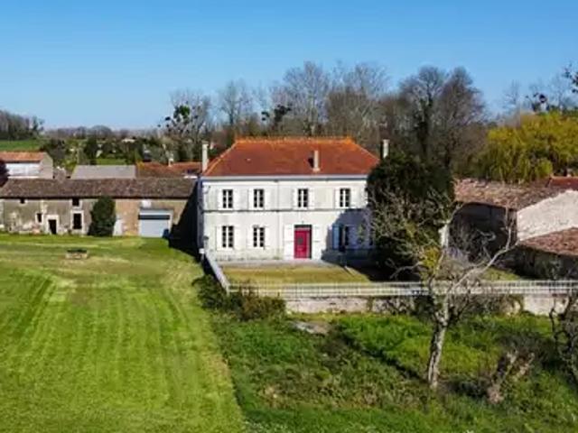 Saint Fort sur Gironde 17240 Achat / Vente maison 4 pièces t4 jardin