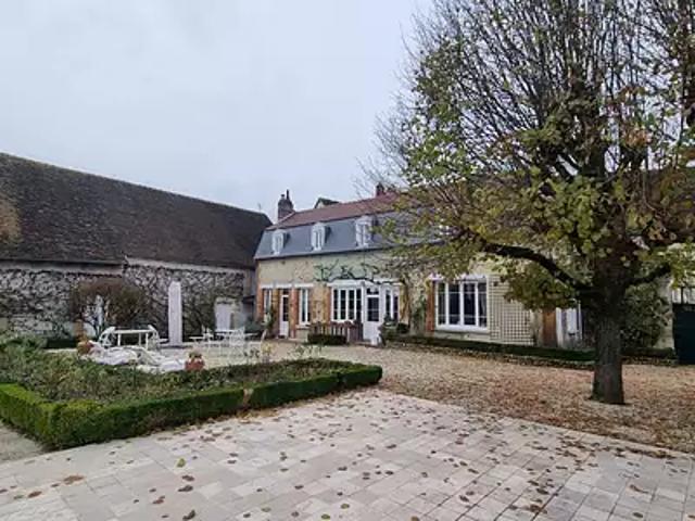 Saint Florentin 89600 Achat / Vente maison 6 pièces t6 au dernier étage terrasse