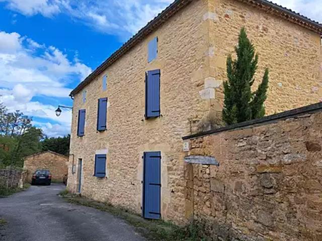 Saint Front sur Lémance 47500 Location maison 3 pièces t3 au dernier étage