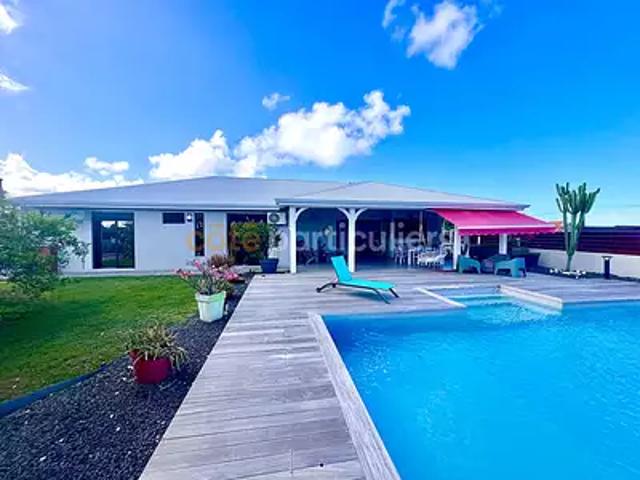 Saint François 97118 Location maison 5 pièces t5 au dernier étage piscine