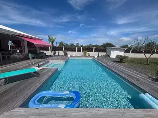 Saint François 97118 Location maison 5 pièces t5 piscine jardin