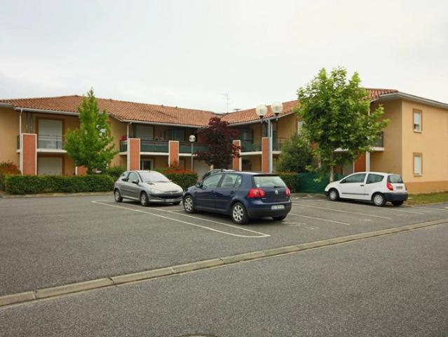 SAINT GAUDENS, T2 avec balcon et parking privatif en Résidence sécurisée avec piscine