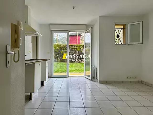 Saint Geniez d'Olt et d'Aubrac 12130 Achat / Vente appartement 2 pièces t2 au dernier étage parking