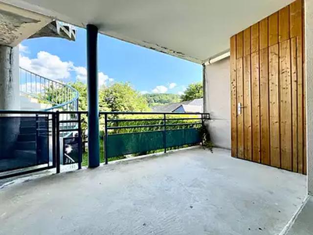 Saint Geniez d'Olt et d'Aubrac 12130 Location appartement 2 pièces t2 terrasse parking