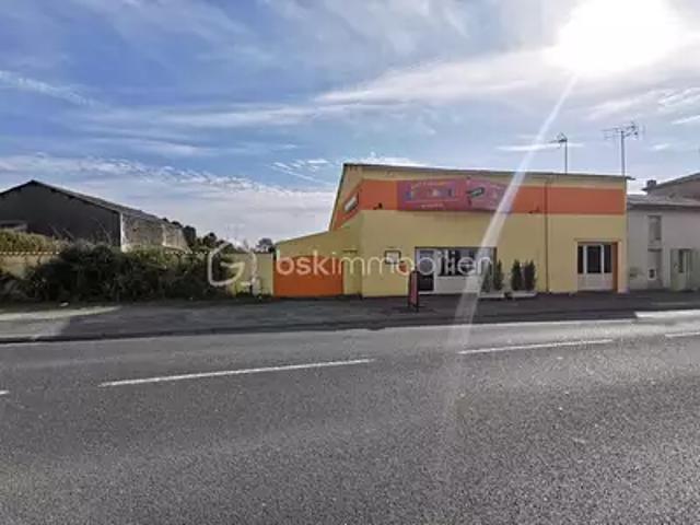 Saint Genis de Saintonge 17240 Achat / Vente immeuble piscine