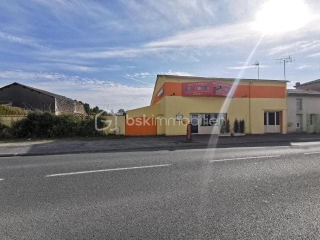 Saint Genis de Saintonge Vente Immeuble 17