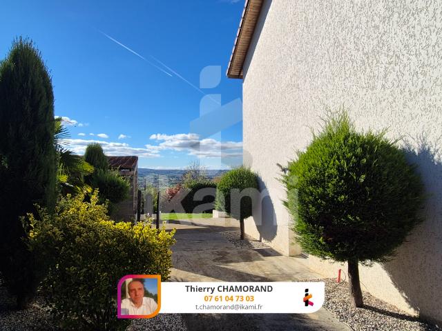 Saint Genix sur Guiers Maison contemporaine et traditionnelle 3 chambres terrain de 883 m2