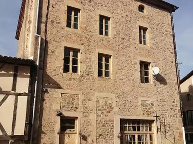 Saint Germain de Confolens 16500 Achat / Vente maison 11 pièces t11 au dernier étage