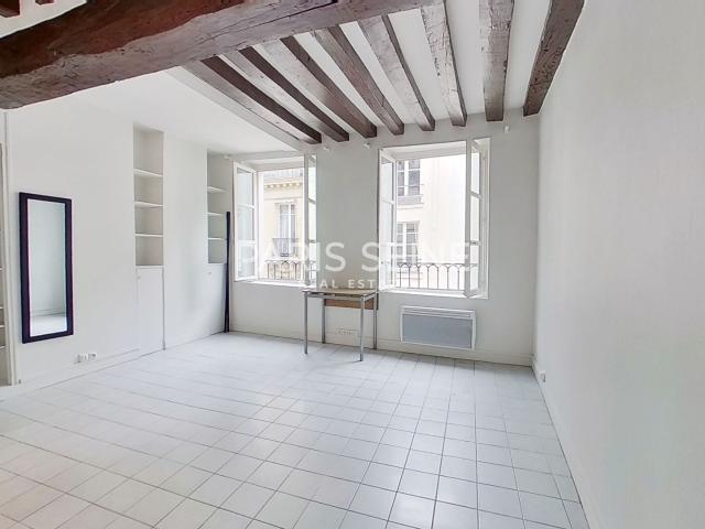 SAINT GERMAIN DES PRÉS * Beau studio lumineux vide !