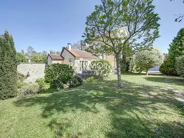 Saint Germain en Laye 78100 Achat / Vente maison 8 pièces t8 cave parking