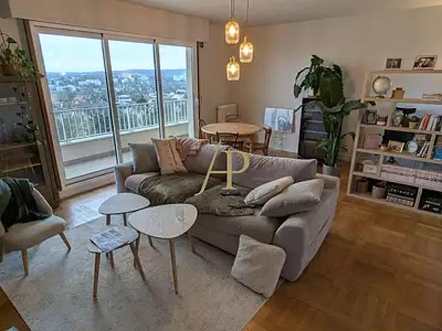 Saint Germain en Laye 78100 Location appartement 2 pièces t2 au dernier étage