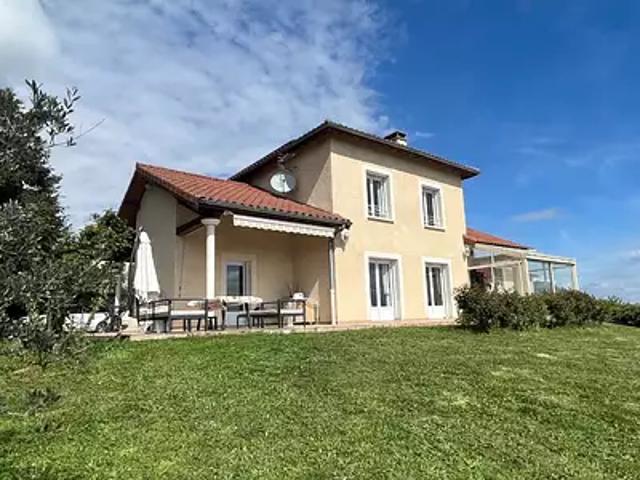 Saint Germain Laval 42260 Achat / Vente maison 7 pièces t7 jardin
