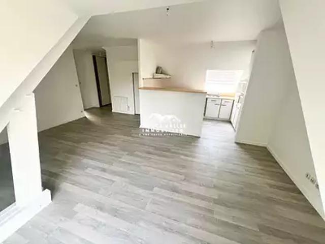 Saint Germain lès Corbeil 91250 Achat / Vente appartement 2 pièces t2 au dernier étage parking
