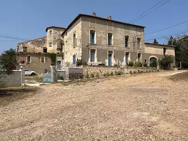 Saint Gilles 30800 Achat / Vente maison 18 pièces t18 terrasse parking