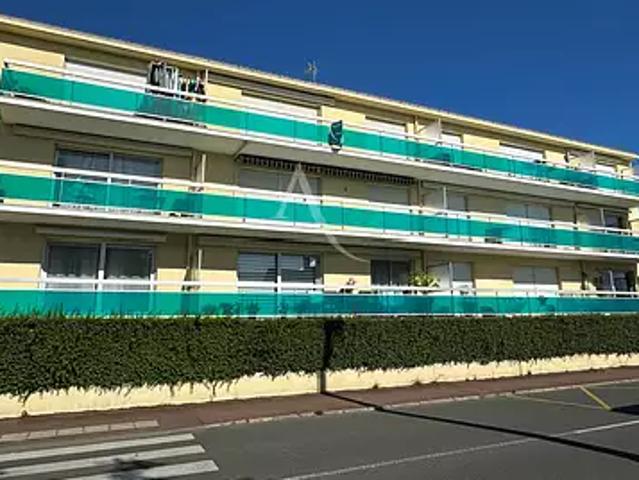 Saint Gilles Croix de Vie 85800 Achat / Vente appartement 3 pièces t3 au dernier étage cave